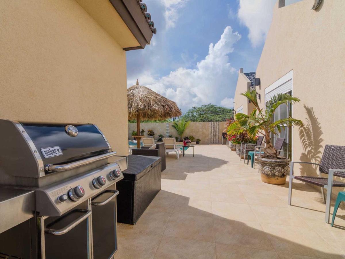 Golden Villas Palm Beach Exterior photo
