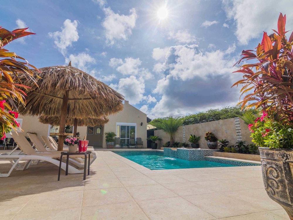 Golden Villas Palm Beach Exterior photo