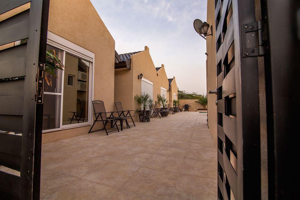Golden Villas Palm Beach Exterior photo
